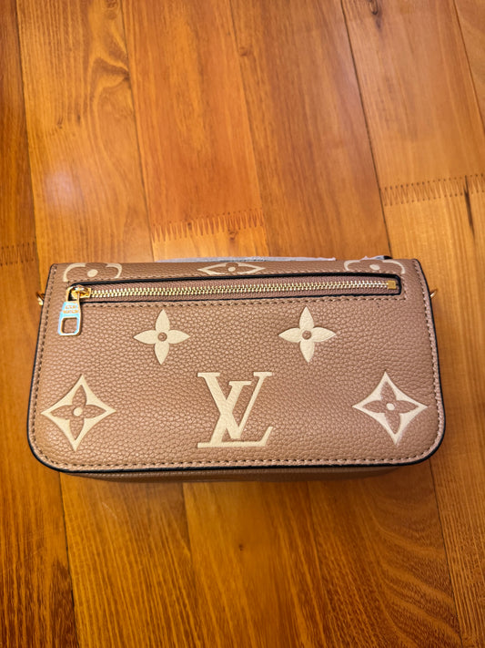 Дамска чанта Louis Vuitton Pochette Metis