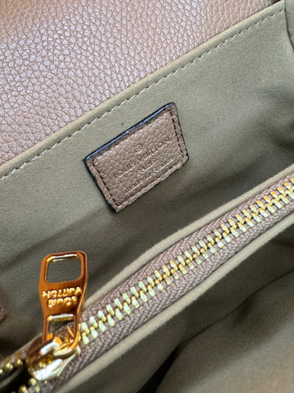Дамска чанта Louis Vuitton Pochette Metis